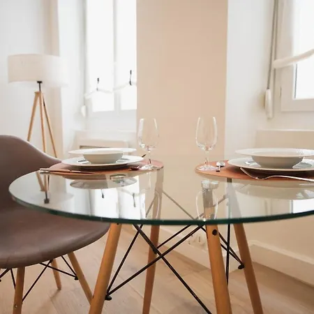 Idealement Situe Dans L'ecusson Apartment Nimes
