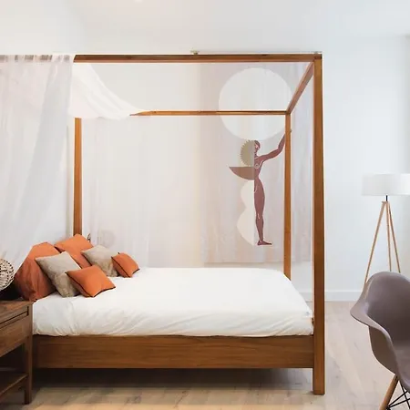 Idéalement Situé Dans L'ecusson Appartement *